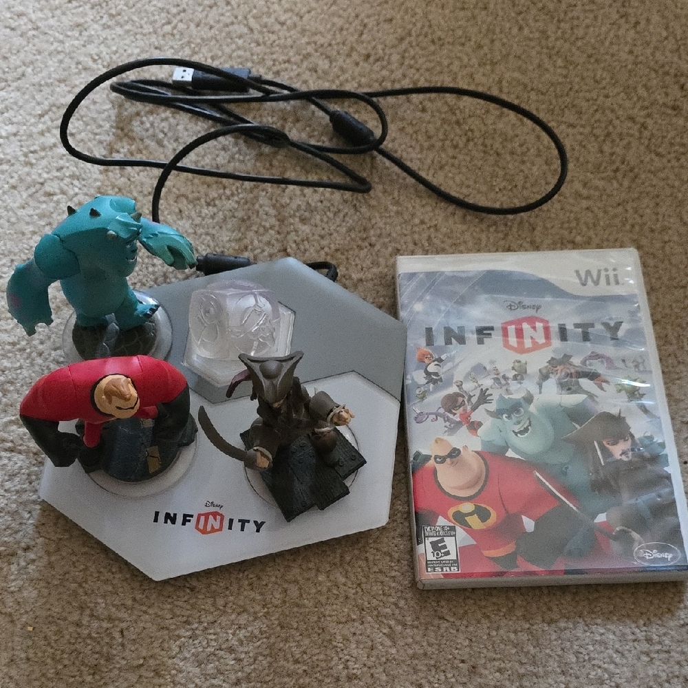 Disney Infinity Wii Game Set with Blue and Red Figures